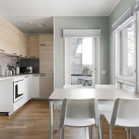 Appartamento Cozy Duplex At Heikinlaakso Helsinki Esterno foto